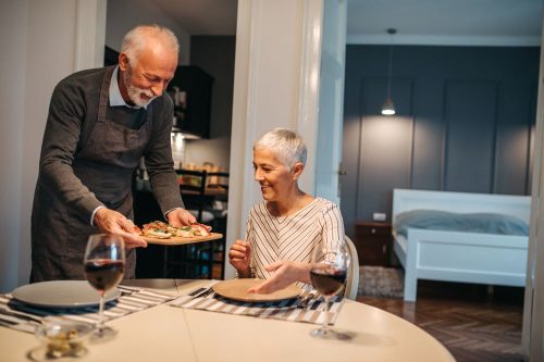 couple_seniors_dîner